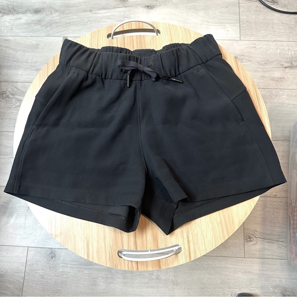 Lululemon On The Fly Shorts - Black - Size 2 (NWOT)